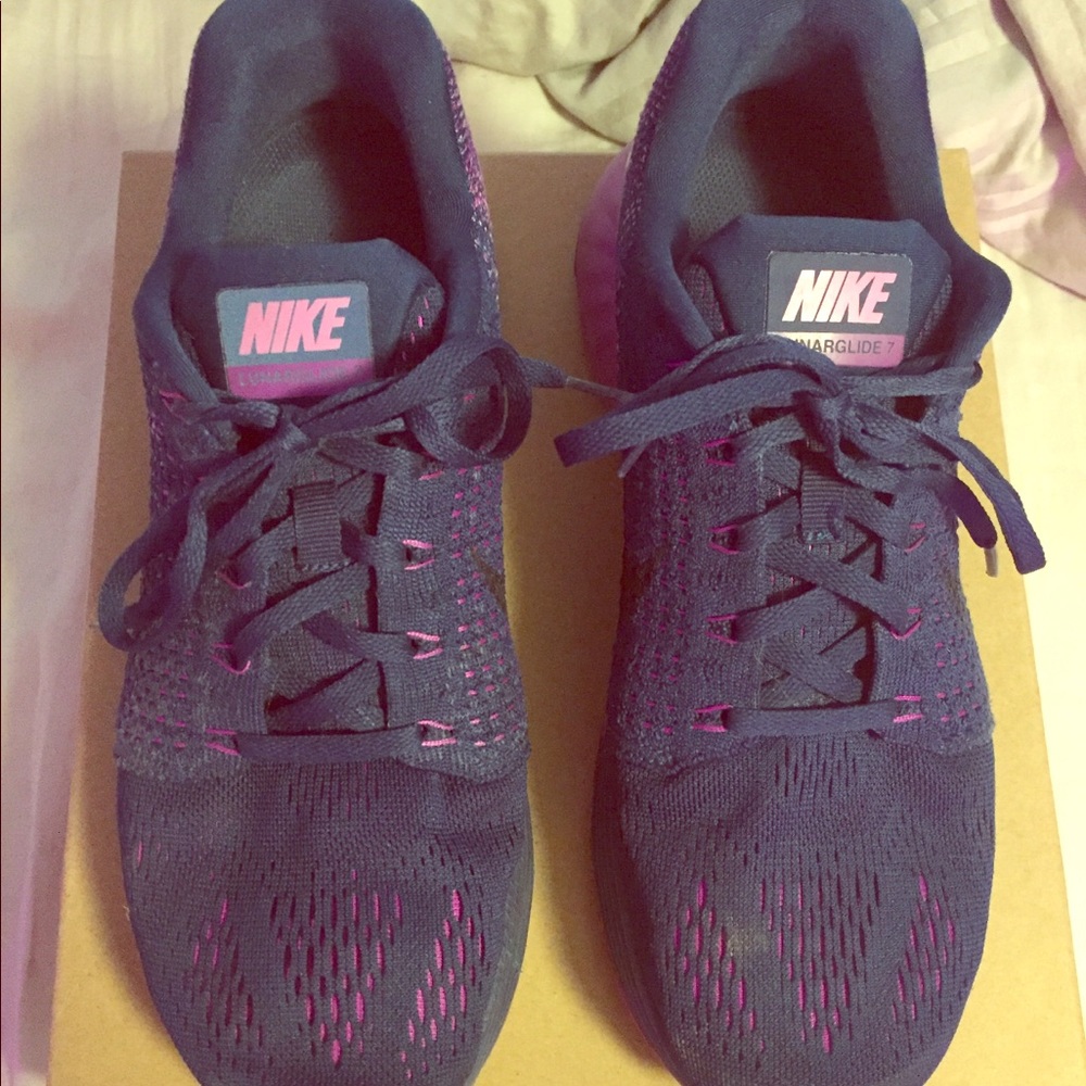 Nike Lunarlon knit athletic shoes